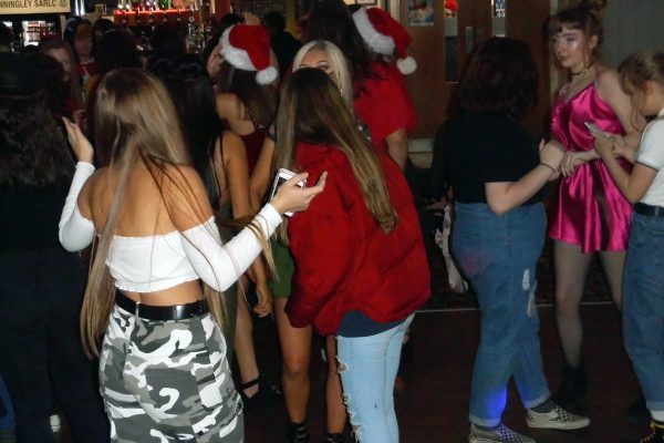 Prom Party DJ Childrens Entertainer Kids Party DJ School Disco DJ Kids Disco Hire